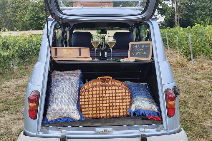 Private Champagne Experience in a vintage car from Epernay