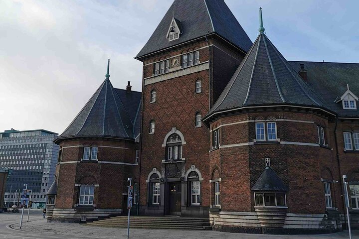 The Ancient Viking Stronghold of Aros: A Self-Guided Audio Tour in Aarhus