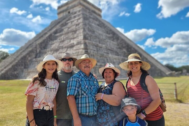 Private Chichen Itza & Yaxunah Ruins with Cenote