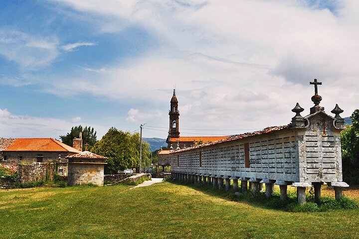 Santiago de Compostela: Finisterre, Costa da Morte, Ézaro, Muros & Carnota