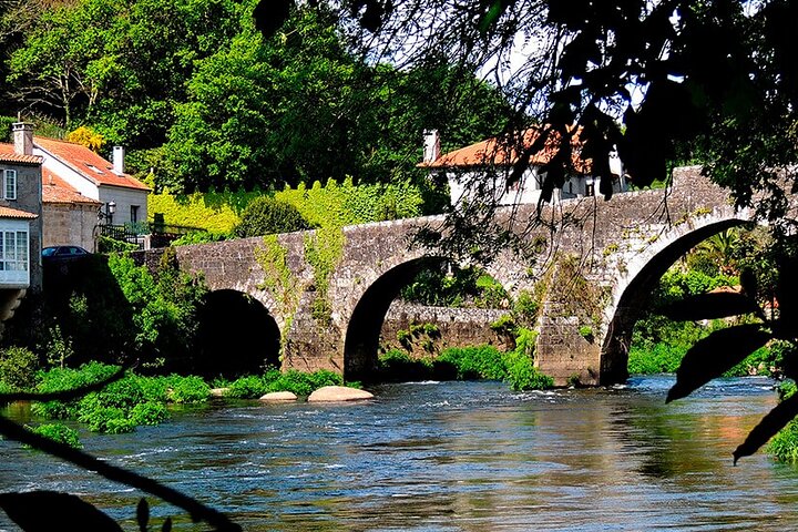Santiago de Compostela: Finisterre, Costa da Morte, Ézaro, Muros & Carnota