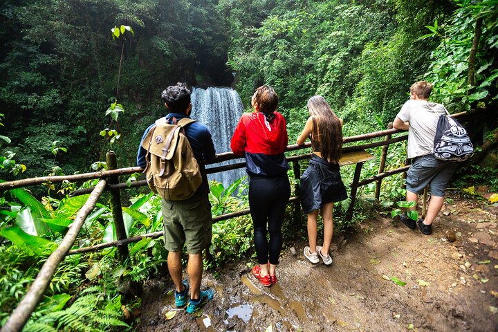 El Tigre Waterfalls Hiking Tour with Lunch and Nature Guide