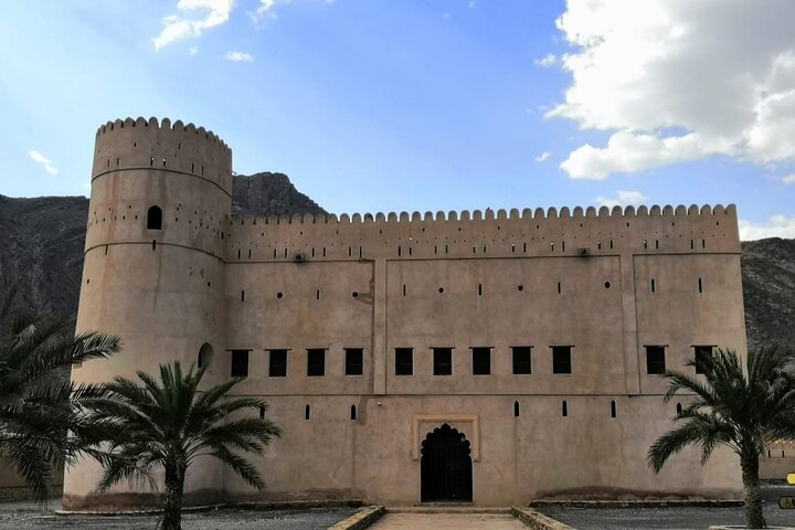 3 Hour Private Tour in Birkat Al Mouz
