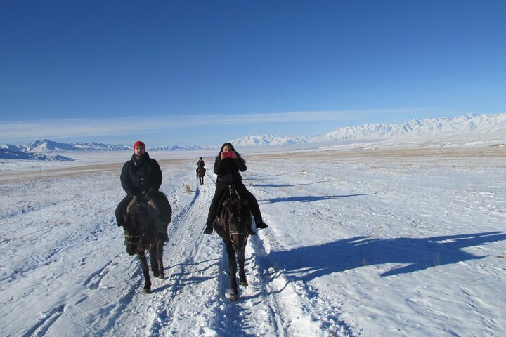 3 days horse back riding to Song-Kul lake whole year round