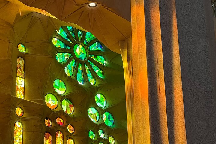 Park Guell and Sagrada Familia Tour with Skip the Line Tickets