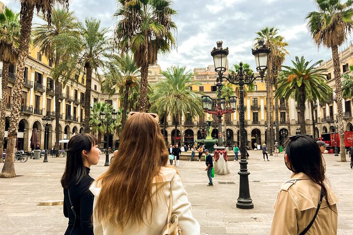 Barcelona all included: Sagrada, Park Güell, Montjuic & Gothic