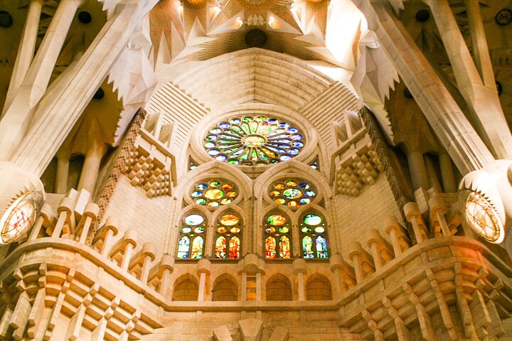 Park Guell and Sagrada Familia Tour with Skip the Line Tickets