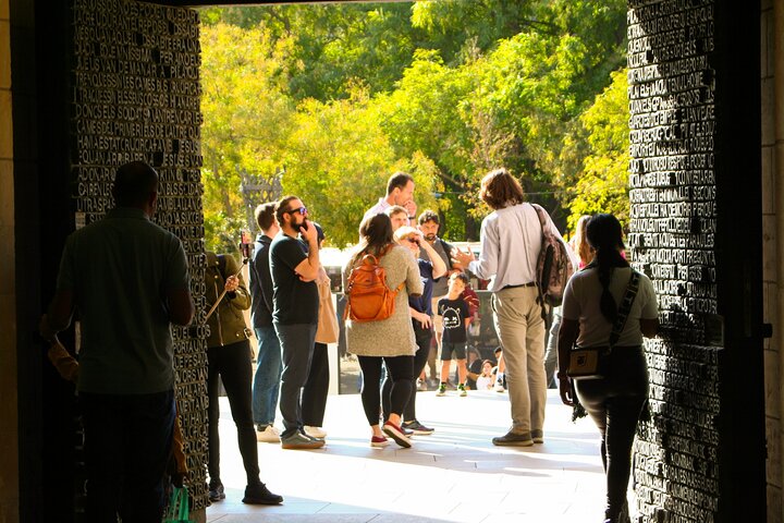 Park Guell and Sagrada Familia Tour with Skip the Line Tickets