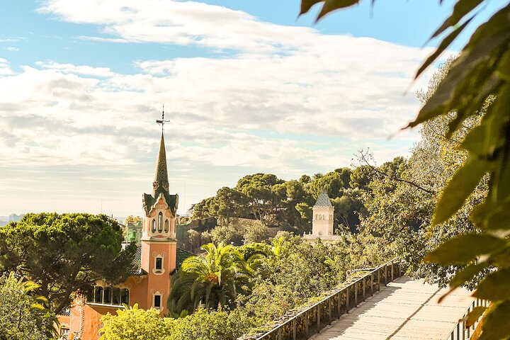 Park Guell and Sagrada Familia Tour with Skip the Line Tickets
