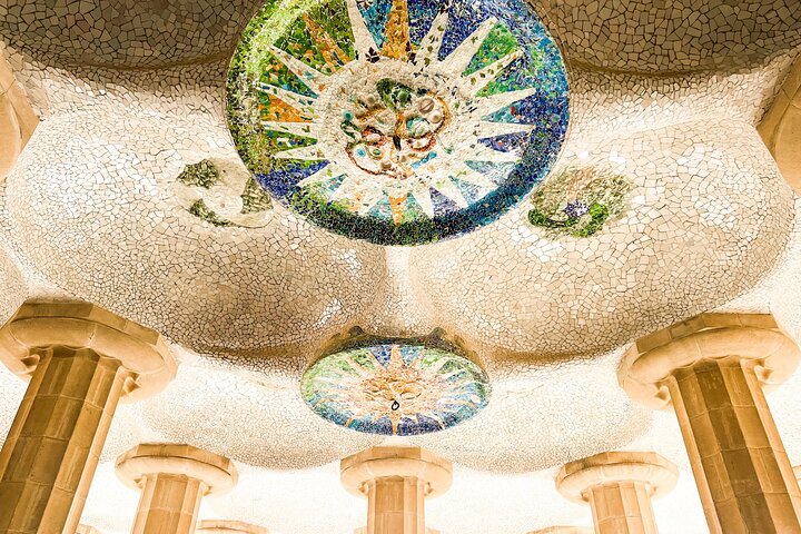 Park Guell and Sagrada Familia Tour with Skip the Line Tickets