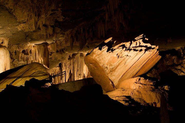 Explore Al Hoota Cave, Misfat Al Abriyeen and Bait Al Safa | 4 Hours Trip