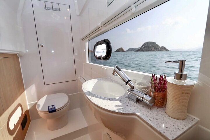 Half Day Luxury Catamaran Turtle Snorkel And Beach
