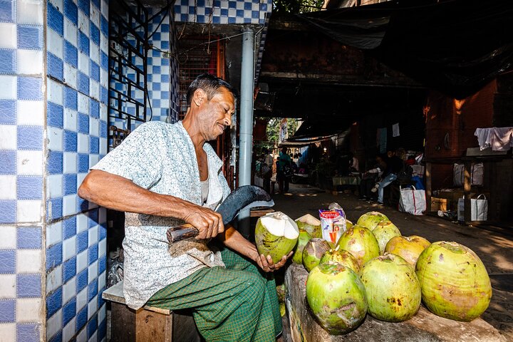 Bengali Nights Kolkata Food Tour with 13+ Tastings