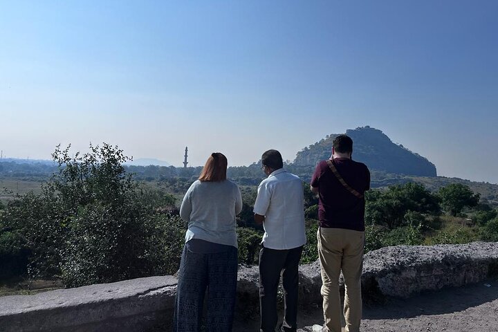 From Aurangabad: 3-Day Tour of Shirdi Sai Baba, Ajanta, & Ellora.