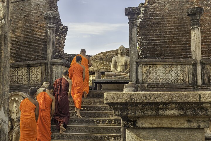 Day Excursion To Ancient City Polonnaruwa From Negombo
