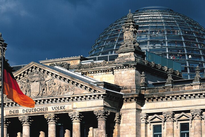 Berlin's Best: 2 Hour Walking Tour Third Reich and the Cold War