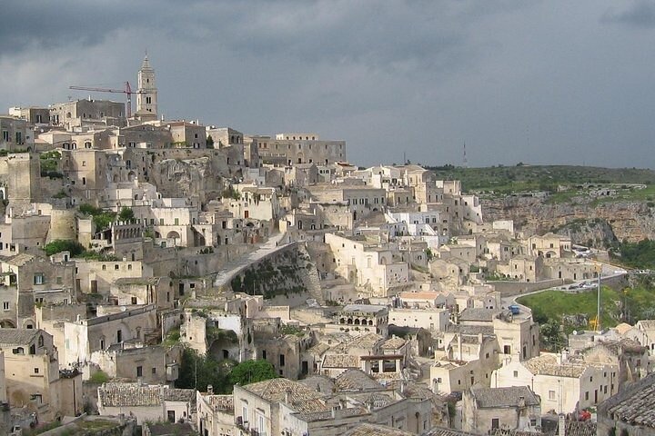 Guided Tour to the Sassi of Matera in Spanish