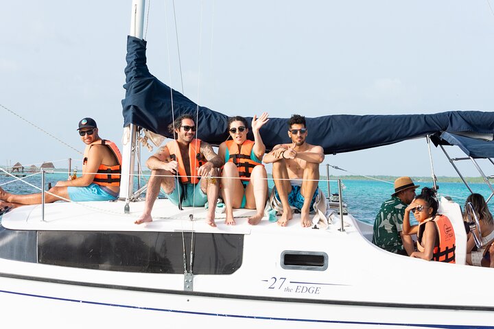Sailing Tour through the Lagoon of the 7 Colors