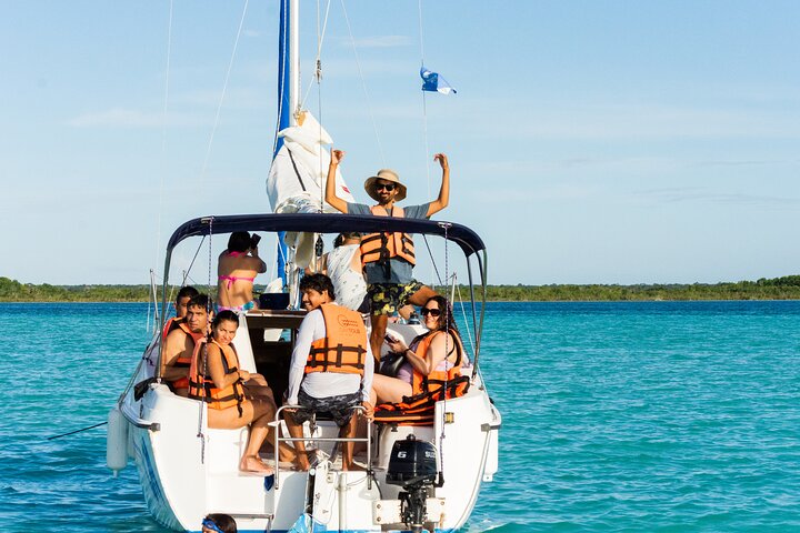 Sailing Tour through the Lagoon of the 7 Colors