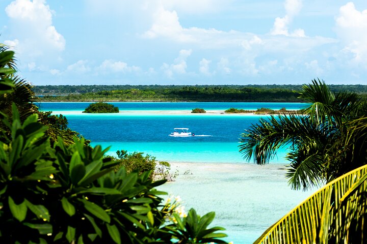 Bacalar 101- Private Tour of the Lagoon of the 7 Colors