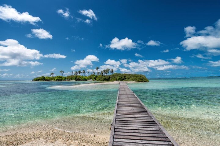 Maafushi: Full Day Snorkeling and Island Hopping Experience