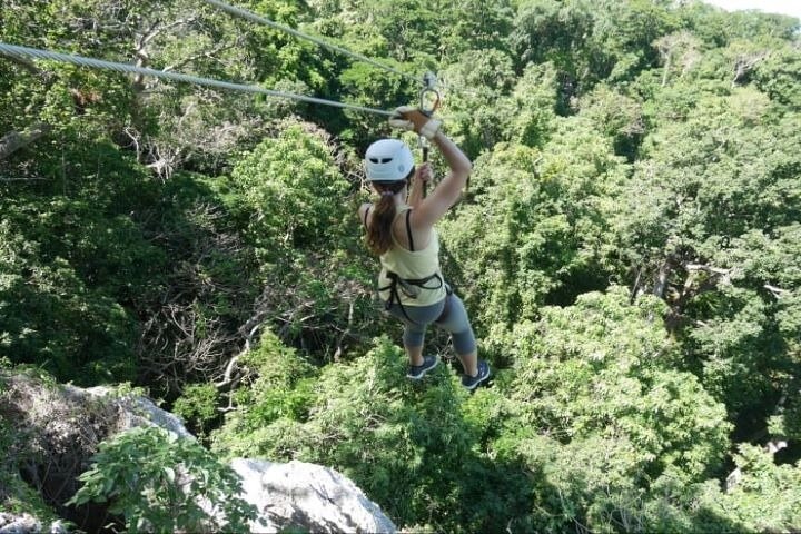 16 Lines Zipline, Cave and Mud Spa Combo Tour with Lunch in Fiji