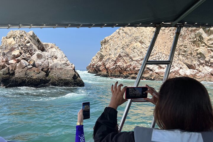 BALLESTAS ISLANDS + Paracas and Candelabra Reserve – Ica and Paracas