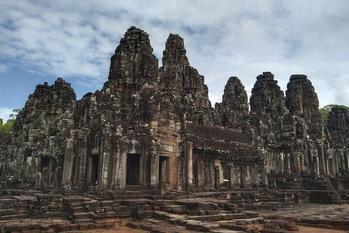 Pattaya to Angkor Wat 2 days 1 night Private tour