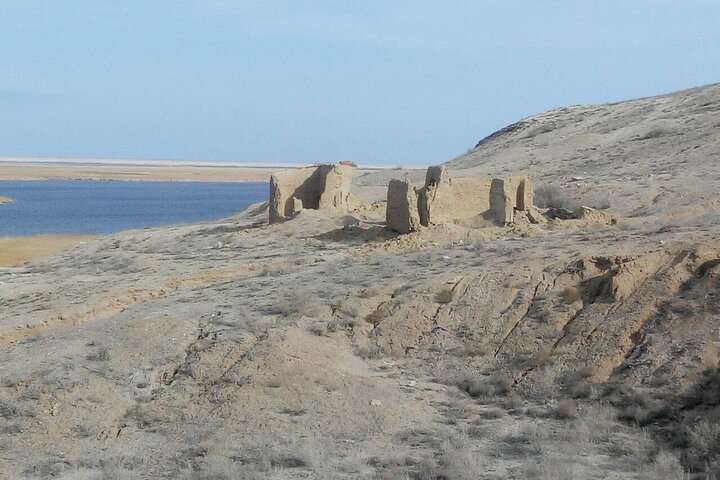 2-Day Private 4WD Tour Muynak, Aral Sea & Usturt Plateau Nukus Uzbekistan