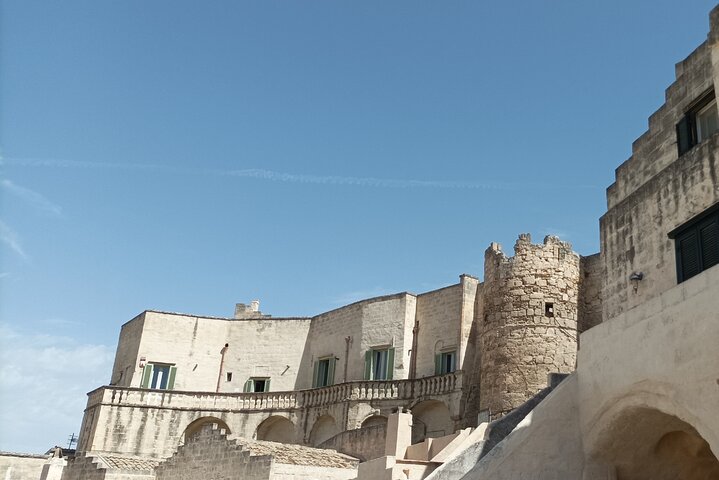 Guided Tour to the Sassi of Matera in Spanish