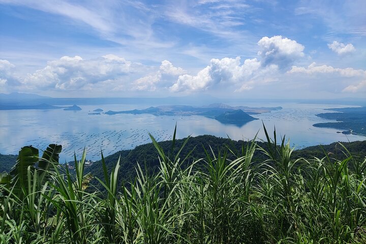 Discover Tagaytay's Countryside: Half-Day Sightseeing Tour