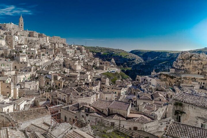 Guided Tour to the Sassi of Matera in Spanish