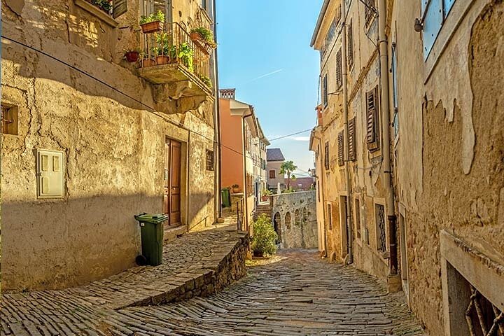 Istrian Inland: Motovun and Grožnjan half day tour (From Rovinj)