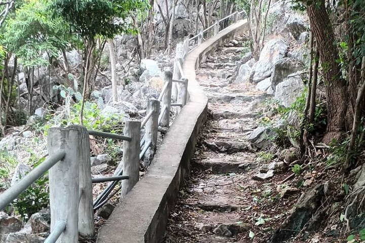Sam Roi Yod National Park & Praya Nakhon Cave Join Group Tour