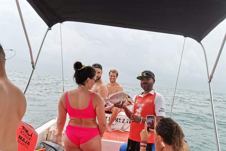 Private Fishing Tour in Holbox Island with Lunch and Pick up