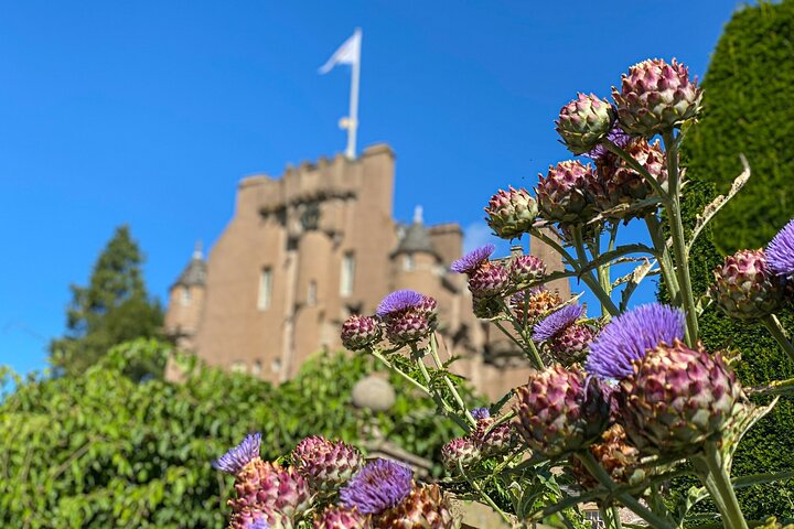 Aberdeen Private Half Day Tour: Dunnottar, Crathes Castles +more