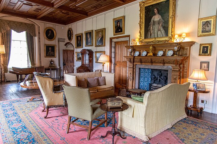 Aberdeen Private Half Day Tour: Dunnottar, Crathes Castles +more