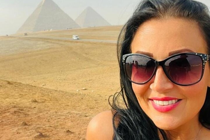 Private Day from Sharm to Cairo by plane, all entrance fees, Camel, Lunch, Guide
