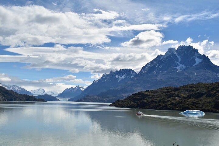 Private Torres del Paine & Milodon, departing from Punta Arenas