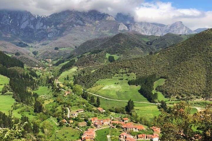 Picos de Europa and Potes Guided Tour from Santander-small groups