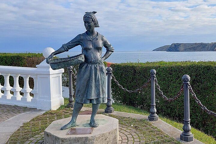 Comillas, Modernism & Gaudi with entrance tickets -small groups