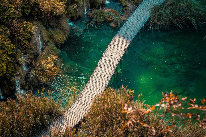 From Zadar: Plitvice Lakes Guided Day Tour with Tickets
