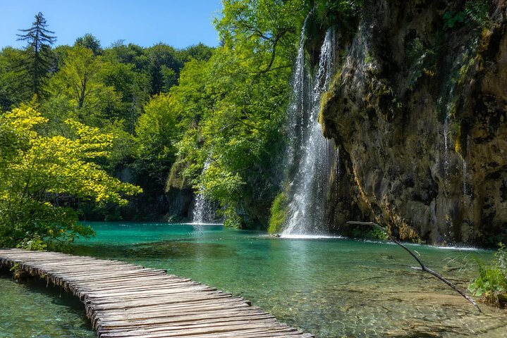 From Zadar: Plitvice Lakes Guided Day Tour with Tickets