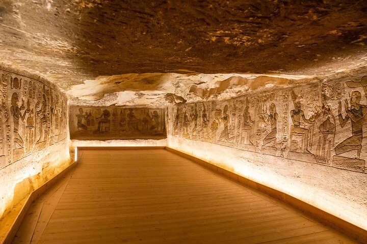 4 Days Nile Cruise from Aswan to Luxor including Abu Simbel and Hot Air Balloon