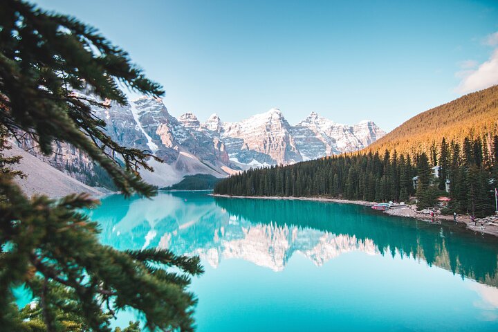 Lake Louise, Moraine Lake, Banff Tour from Calgary/Canmore/Banff