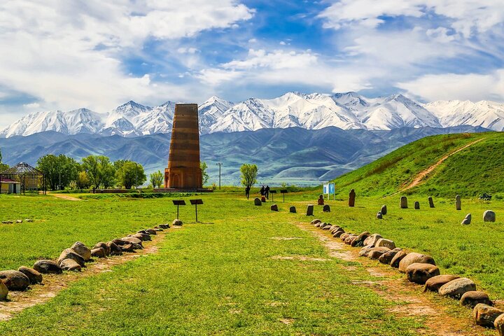 2-Day Small-Group Nomadic Adventure to Song Kul Lake