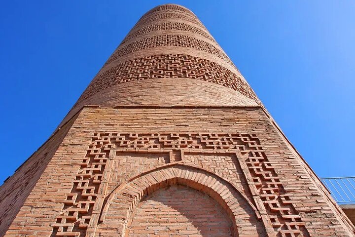 2-Day Issyk Kul Small Group Tour with Yurt Stay and Eagle Show
