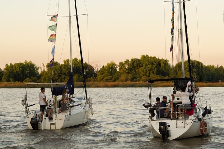 "SAILING TOUR: Tango and Choripan (typical Argentine food)