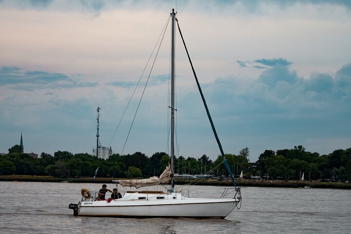 "SAILING TOUR: Tango and Choripan (typical Argentine food)