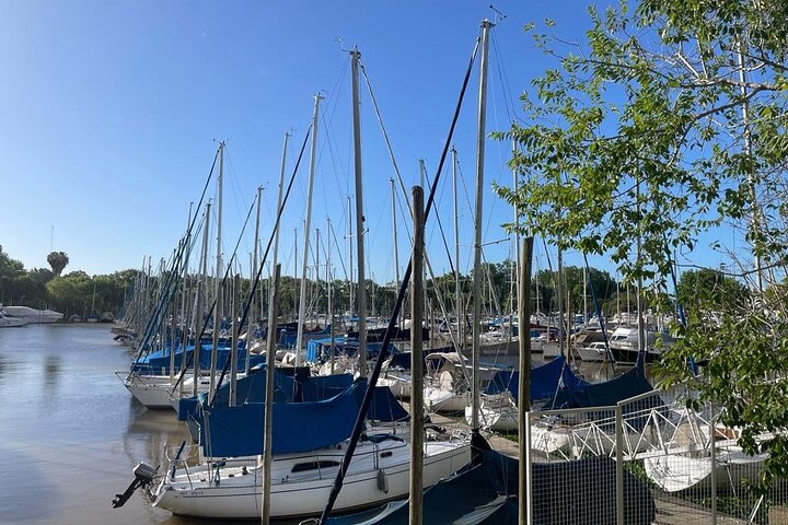 "SAILING TOUR: Tango and Choripan (typical Argentine food)